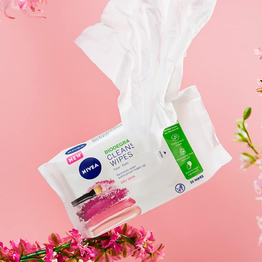 NIVEA 3in1 Caring Cleansing Wipes Dry Skin (25 Wipes), Plant-Based Makeup Remover Wipes, Face Wipes for Dry Skin, Gentle yet Effective Makeup Removal